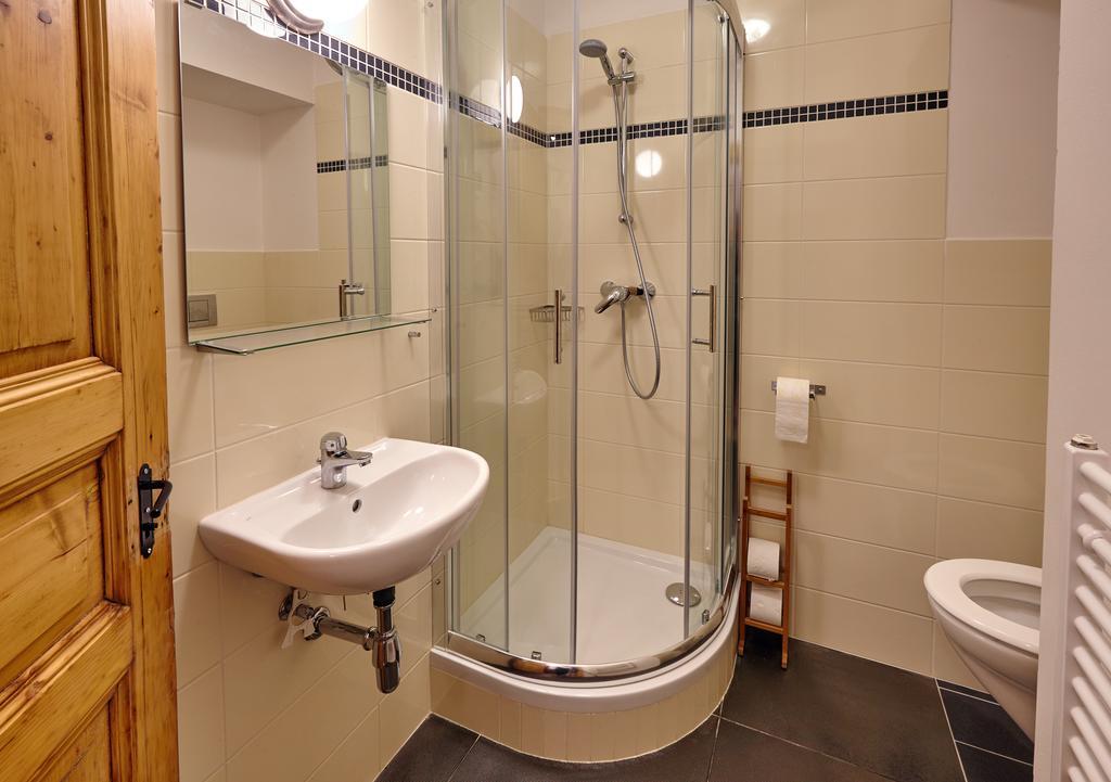 Queen Bee Apartments Prag Zimmer foto