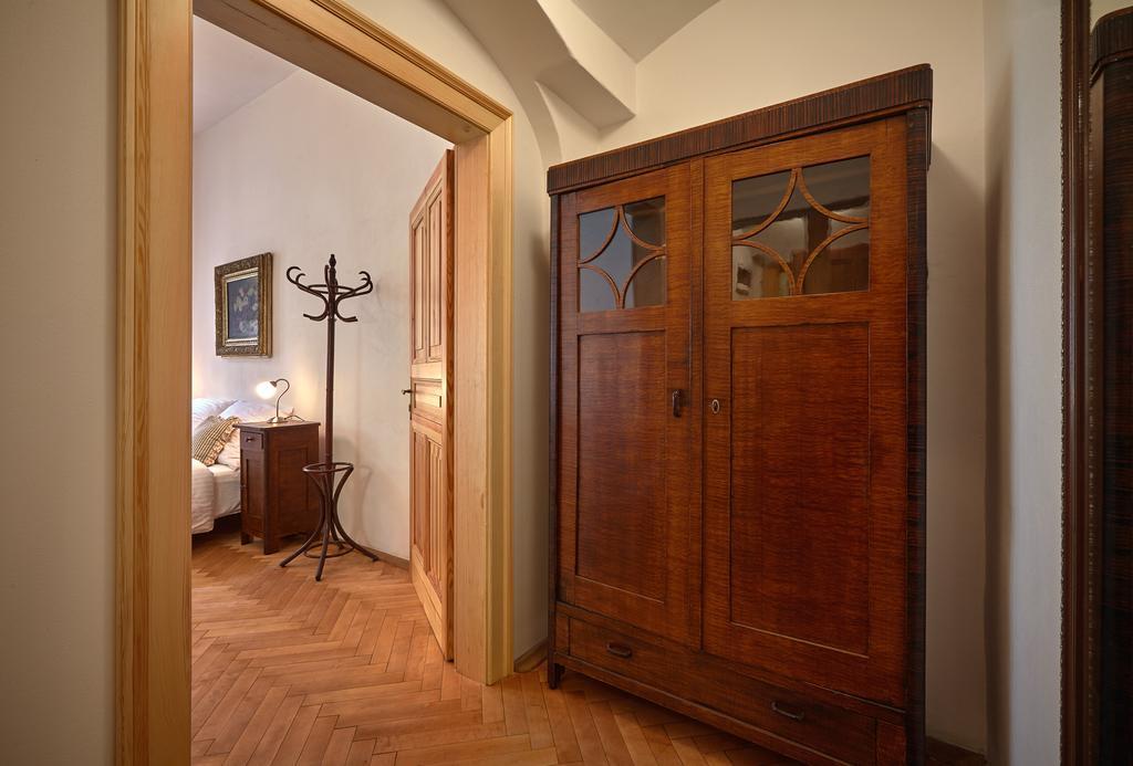 Queen Bee Apartments Prag Zimmer foto