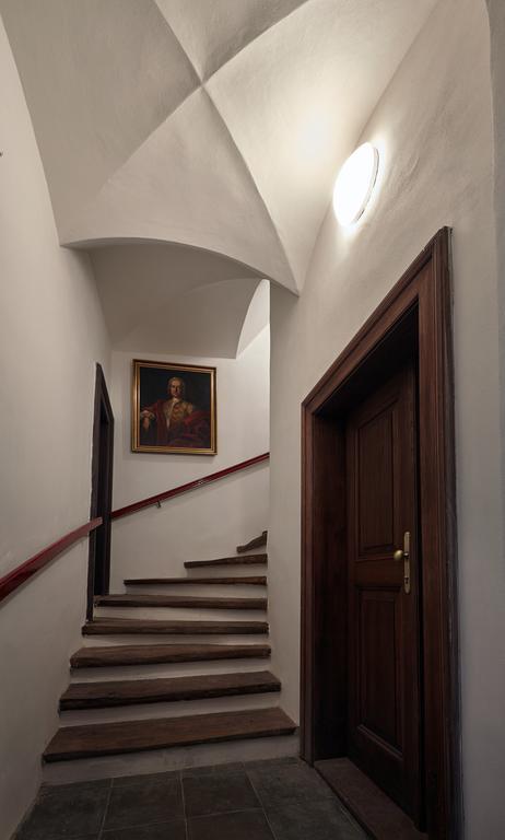 Queen Bee Apartments Prag Exterior foto