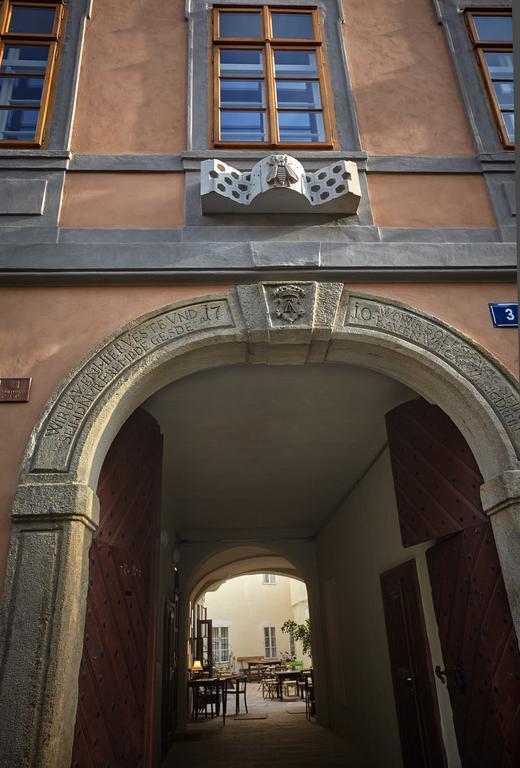 Queen Bee Apartments Prag Exterior foto